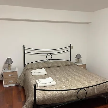 Tra Mare E Monti Giarre